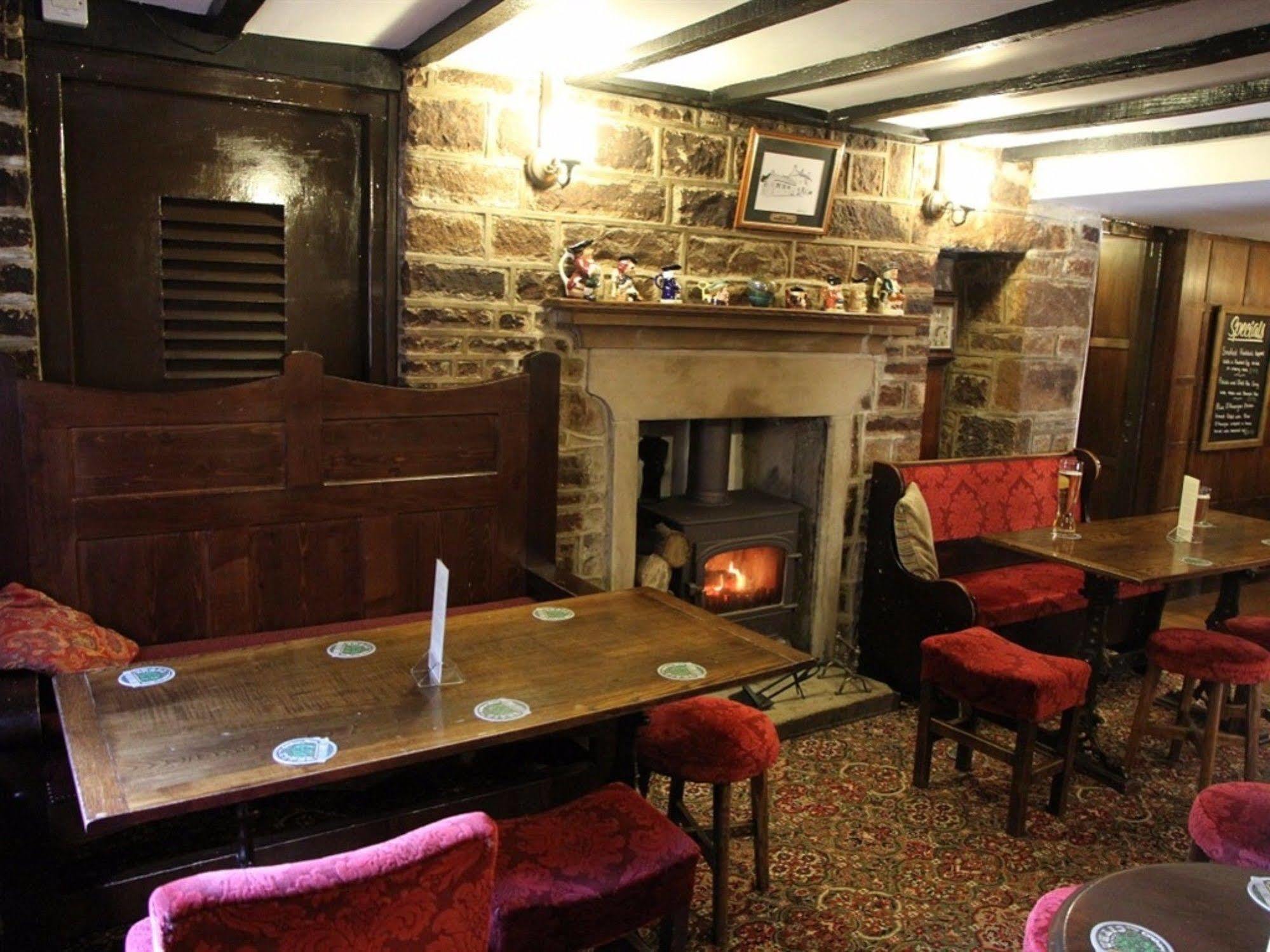 מטלוק The Jug And Glass Inn מראה חיצוני תמונה